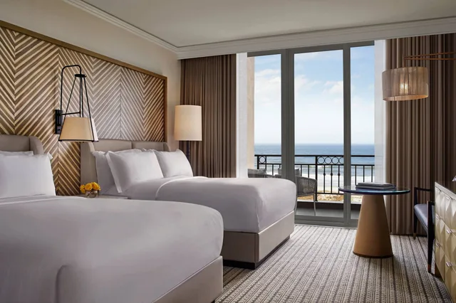 غرفة بسريرين كوين بإطلالة على البحر بشرفة، The Ritz Carlton Amelia Island 1/2