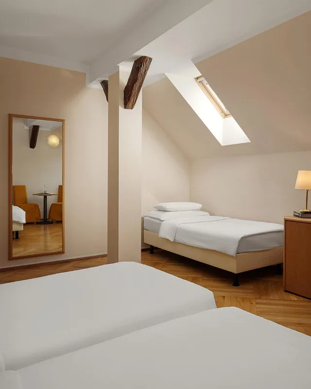 غرفة ثلاثية بسرير فردي، Hotel Roma Prague 6/10