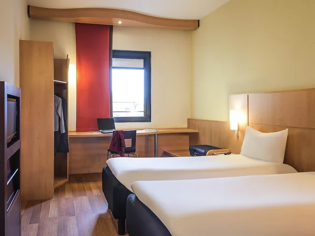 غرفة قياسية بسرير مزدوج وسرير فردي، Ibis Milano Malpensa Aeroporto 2/6
