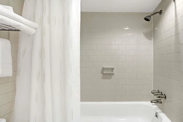 غرفة ديلوكس بسريرين كوين، Super 8 by Wyndham Williamsburg/Historic Area 3/3
