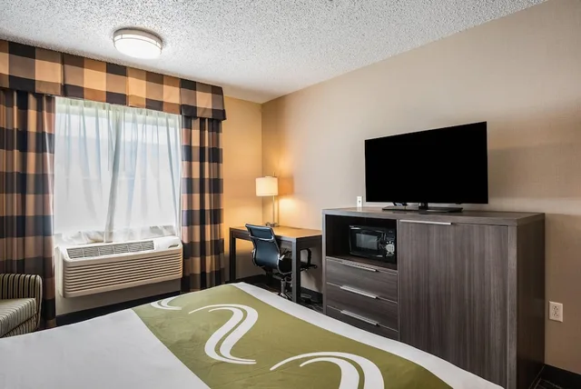 غرفة بسرير كوين لذوي الإعاقة، Quality Inn & Suites Missoula Westside 3/5
