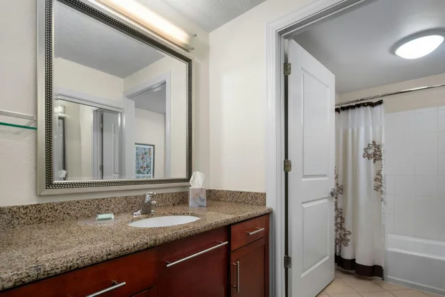 جناح بسرير كينج بغرفة نوم واحدة مع أريكة، Residence Inn Florence 4/4
