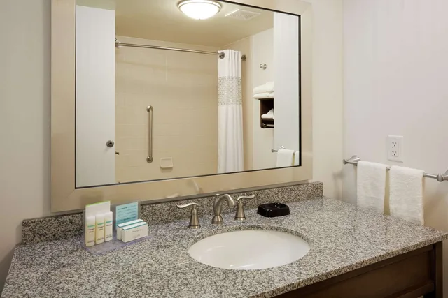 جناح استوديو بسريرين كوين، Hampton Inn & Suites Minneapolis/West-Minnetonka 2/2