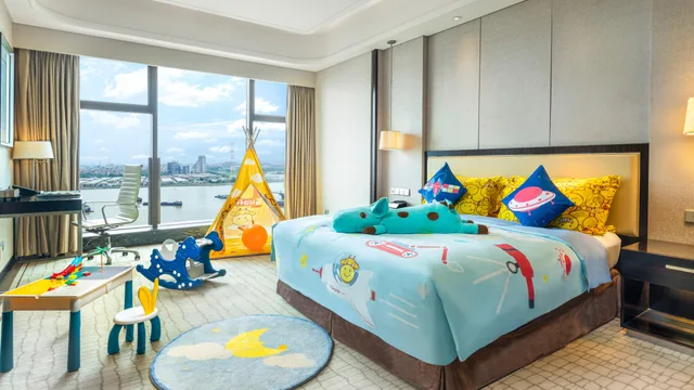 غرفة قياسية بسرير كينج بإطلالة على النهر، Junluxe Hotel Guangzhou Zengcheng 2/6