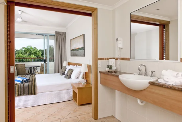 2 Bedrooms, Suite, 2 King Beds, Dual Key, Mantra In The Village 2/3