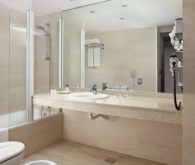 غرفة سوبيريور بسرير مزدوج بشرفة، Nh Imperial Playa 5/8