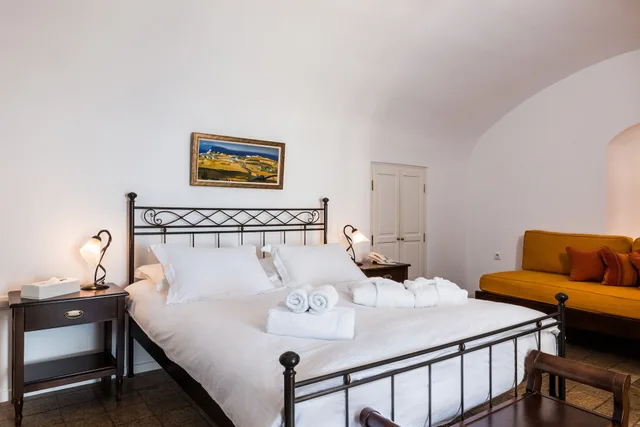 Suite, 1 King and 1 Single Beds, Caldera View، Pantelia Suites Santorini 7/10