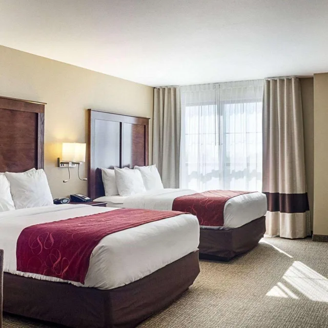 جناح كبير بسريرين كوين بإطلالة على المدينة بغرفة نوم واحدة، Comfort Suites Fargo Medical Center 1/7