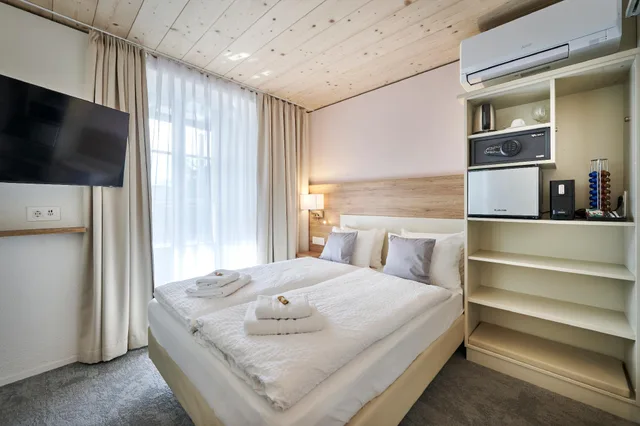 غرفة بسرير فردي بشرفة، Aparthotel Krone - Self Check-In 1/1