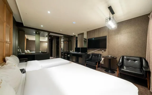 غرفة بريميوم بسريرين منفصلين، Elga Hotel 3/5