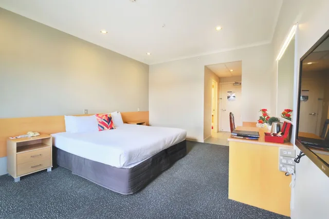 غرفة ديلوكس بسرير كينج، Garden Hotel Christchurch 2/2