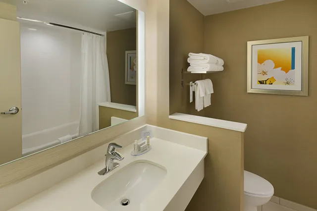 suite, multiple beds، Fairfield Inn And Suites Abingdon 2/2