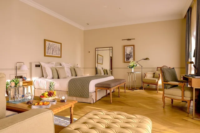 جناح جونيور بسرير كوين، Hotel Chais Monnet and Spa 2/3