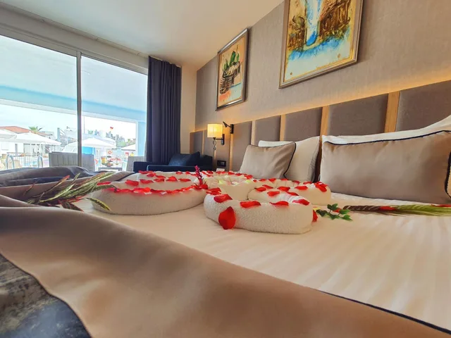 غرفة ديلوكس بجاكوزي، Sunthalia Hotels & Resorts Ultra All Inclusive Adults Only Party Hotel Side 2/3