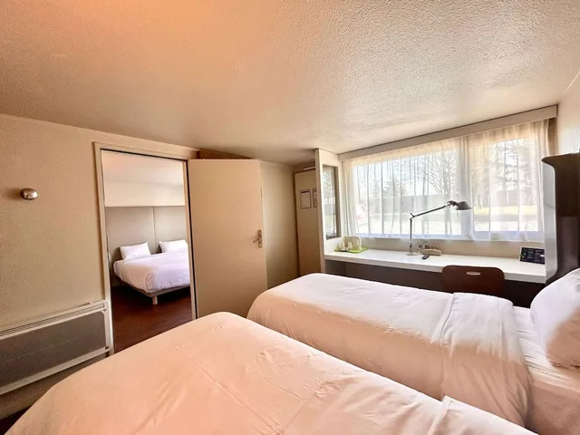 غرفة قياسية بسريرين منفصلين، Hotel Campanile Montargis Amilly 1/10