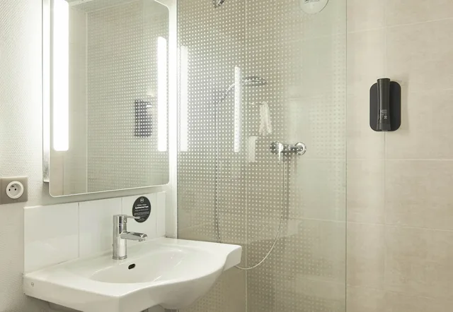 غرفة مزدوجة، B&B Hotel La Queue En Brie 2/2