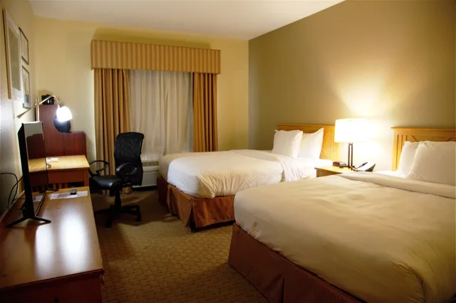 غرفة بسريرين كوين، Country Inn & Suites by Radisson, Bloomington-Normal West, IL 6/10