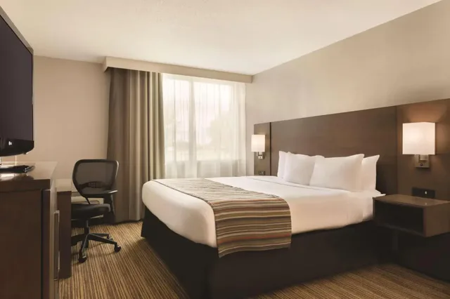 جناح بسرير كينج لذوي الإعاقة، Country Inn & Suites By Radisson Fergus Falls Mn 1/2