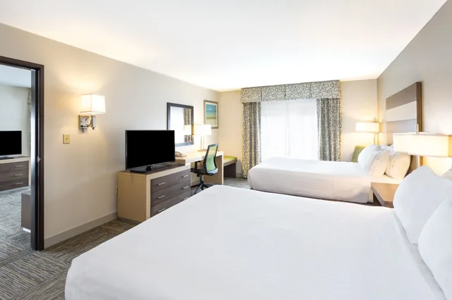 جناح بسريرين كوين بإطلالة على الجبل مع أريكة، Holiday Inn Express Princeton I-77 1/6