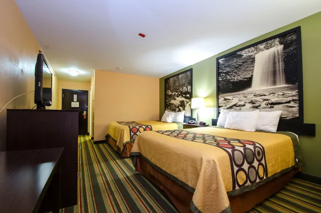 غرفة بسريرين مزدوجين لذوي الإعاقة، Super 8 by Wyndham Hull Street Midlothian/Richmond Area 1/2