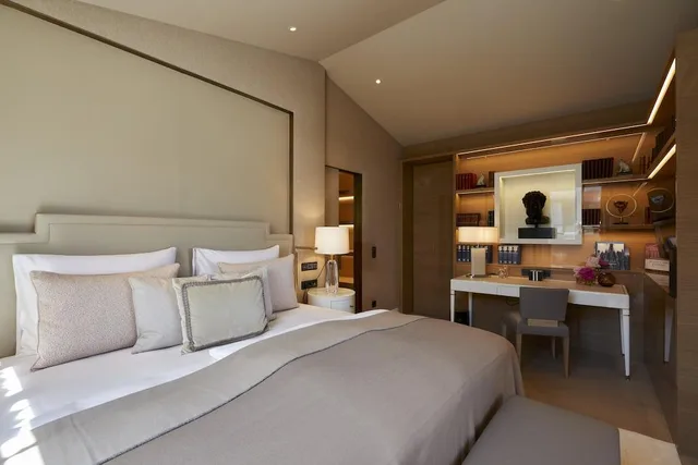 Sky, Suite, King Bed, Hotel Sacher Salzburg 1/1