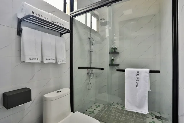 غرفة ملكية بسريرين منفصلين وسرير كينج وسرير بطابقين، Chuxin Moshe Hotel 1/1