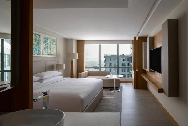 Deluxe, King Bed, Sea View, Marriott Kota Kinabalu Hotel 4/7