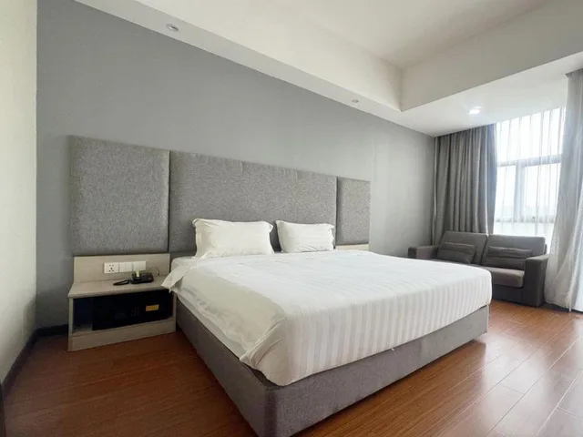 غرفة ديلوكس بسرير مزدوج، Livingston Hotel Sandakan 2/5