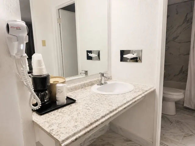جناح ديلوكس بسرير كينج بجاكوزي، Alamo Inn Suites 8/10