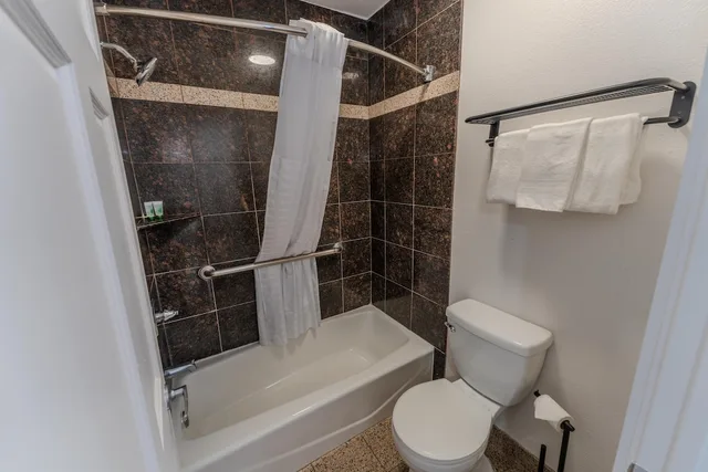 غرفة قياسية بسرير كينج، Monterey Surf Inn 5/5