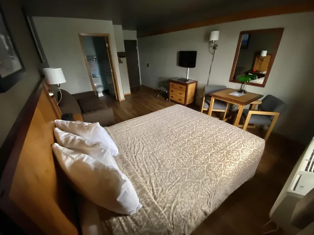 غرفة أساسية بسرير كوين، Rocker Inn 3/5