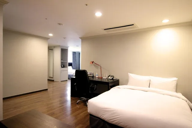 غرفة بريميير عائلية، Ramada Hotel & Suites by Wyndham Seoul Namdaemun 1/10