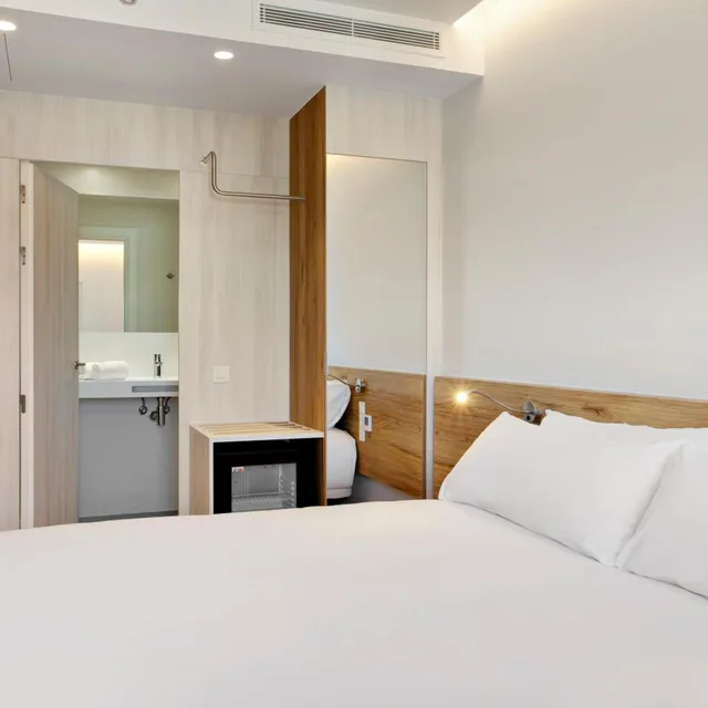 غرفة ديلوكس بسرير مزدوج، B&B HOTEL Porto Expo Aeroporto 4/6
