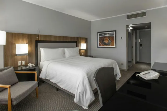 Deluxe, King Bed, Sao Paulo Airport Marriott Hotel 8/10