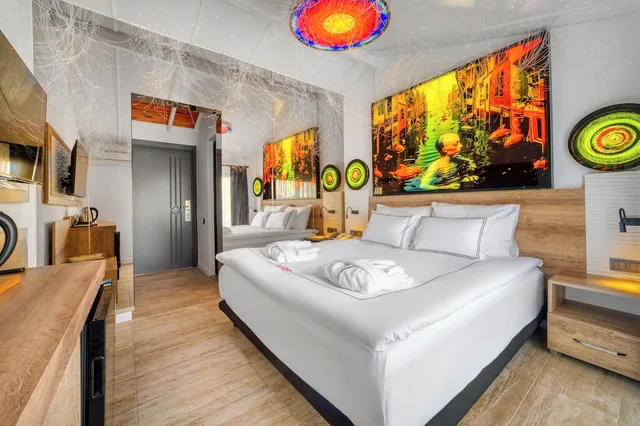 غرفة بسرير مزدوج بإطلالة على البحر في المبنى الرئيسي، La Finca Hotel 2/3