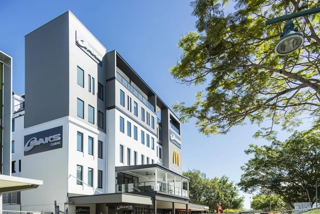Oaks Cairns Hotel، كيرنز، كوينزلاند 5/93