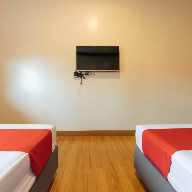 غرفة ديلوكس بسرير مزدوج، RedDoorz Plus @ Starhomes Olivianville 8/10