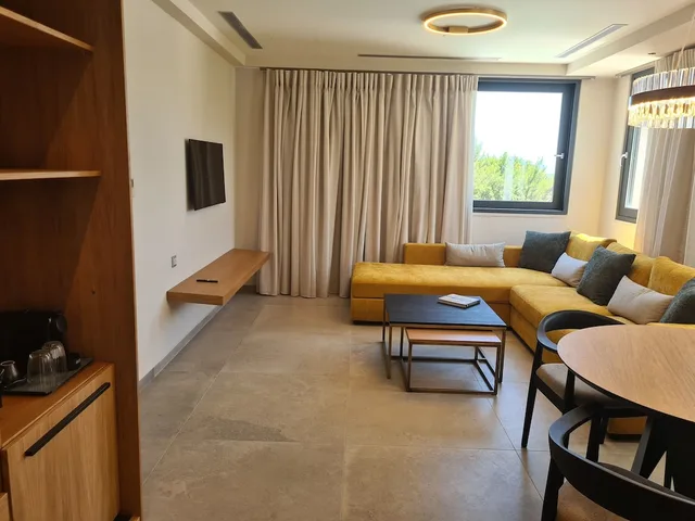 Galaxy, Suite, King Bed, Forest View, Outdoor Jetted Tub, Sofa, Celestial All Suites - Adults Only 2/4