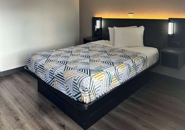 1 Full Bed - ADA/Tub/Premium/Mini Fridge، Motel6 Kissimmee, FL - Orlando 5/10