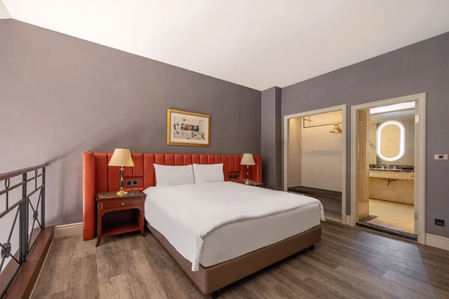 Duplex, Premier, King Bed, Queen Bed, Sofa, Lakeshore Hotel 2/3