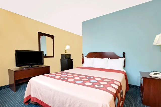 غرفة بسرير كوين لذوي الإعاقة، Super 8 by Wyndham Somerset 1/7