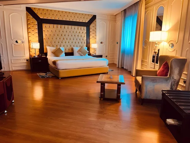 جناح تنفيذي بسرير كينج مع أريكة، Inter Luxury Hotel 1/2