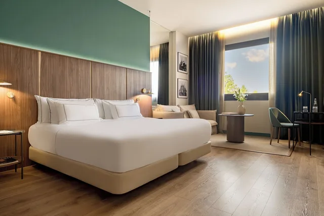 غرفة متصلة بريميوم، Melia Milano Hotel 1/2