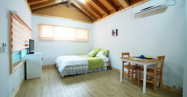 استوديو بسرير مزدوج، Jeju Gotjawal Geomoon Oreum Pension 2/3