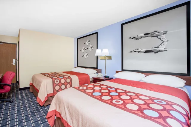 غرفة بسريرين كوين للمدخنين، Super 8 by Wyndham Warner Robins 1/3