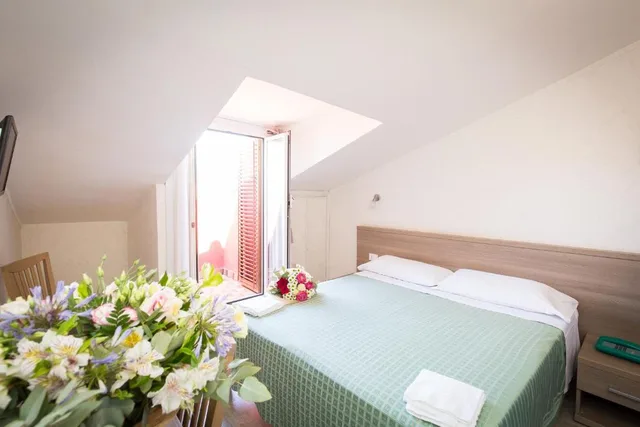 Room, Double or Twin Bed, Balcony, Concorde Hotel 3/3