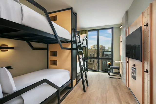 غرفة بسرير بطابقين، Moxy Brooklyn Williamsburg 1/3