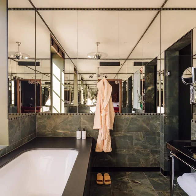 جناح، Sommerro Hotel Oslo 5/7