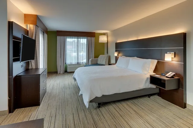 غرفة قياسية بسرير كينج لذوي الإعاقة، Holiday Inn Express & Suites Corbin, an IHG Hotel 2/5