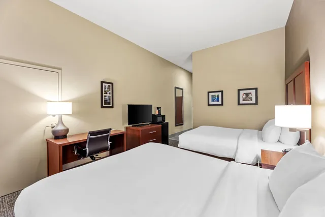 غرفة بسريرين كوين، Comfort Inn Suites Tuscumbia Muscle Shoals 2/5